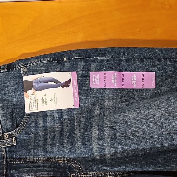 12S Signature Levi Strauss Mid Rise Super Skinny Jeans NWT - Picture 6 of 11